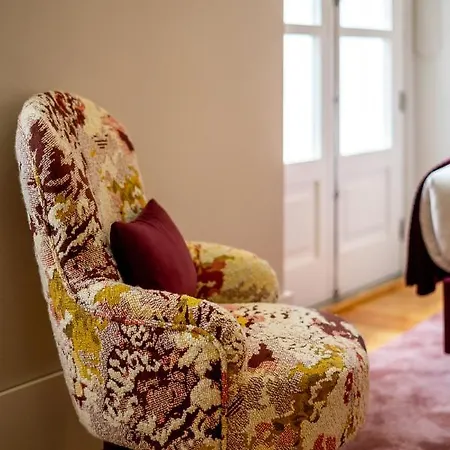 Mouzinho 129 - Medronheiro & Oliveira *