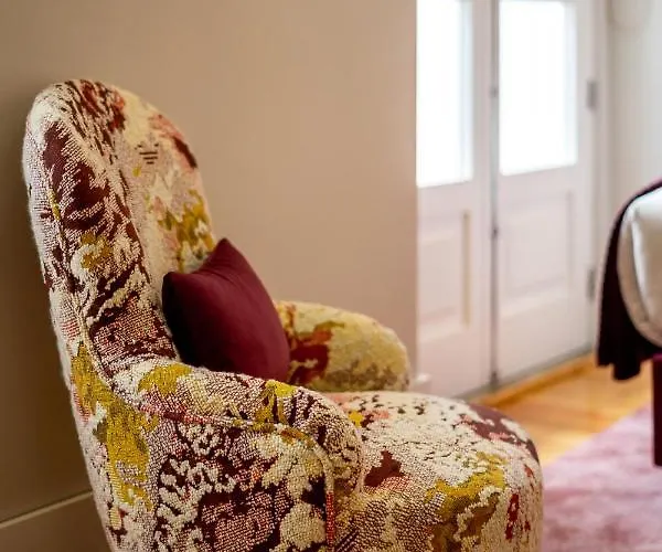 Mouzinho 129 - Medronheiro & Oliveira *